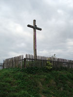 Хрест при в’їзді до Великого Любеня зі сторони с. Мавковичі